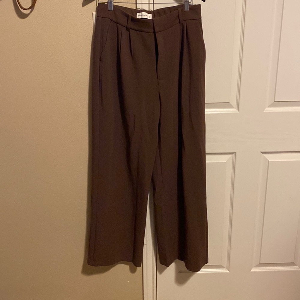 Abercrombie and fitch trouser L brown wide legged pant